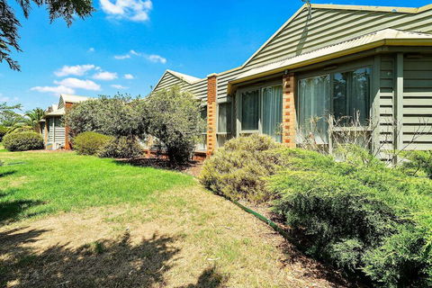 Comfort Inn Coach And Bushmans - Accommodation NT 1