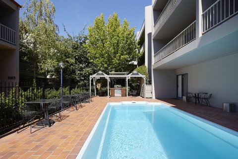 Pinnacle Apartments - Accommodation NT 1
