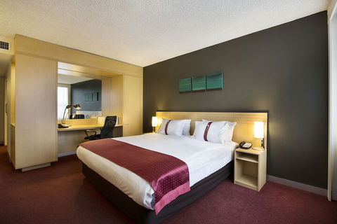 Holiday Inn Melbourne Airport, An IHG Hotel - Accommodation NT 4