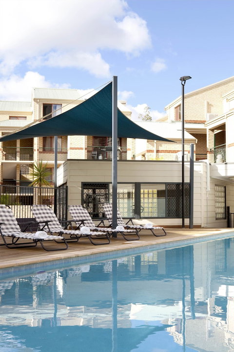 Mont Clare Boutique Apartments - Accommodation NT 1