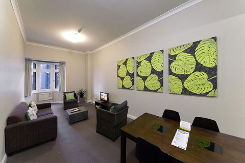 Mansions On Pulteney - Accommodation NT 4