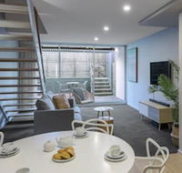 Oaks Nelson Bay Lure Suites - Accommodation NT