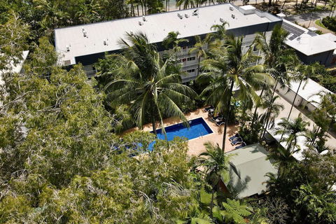 Agincourt Beachfront Apartments - Accommodation NT 2