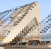 Oaks Adelaide Embassy Suites