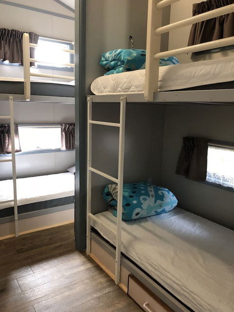 Twin Dolphins Holiday Park - Accommodation NT 4