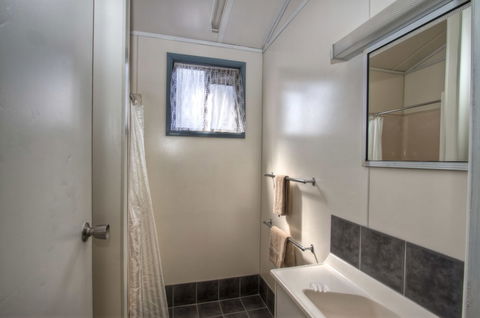 Twin Dolphins Holiday Park - Accommodation NT 6