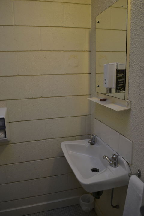 Corio Bay Motel - NT Tourism 1