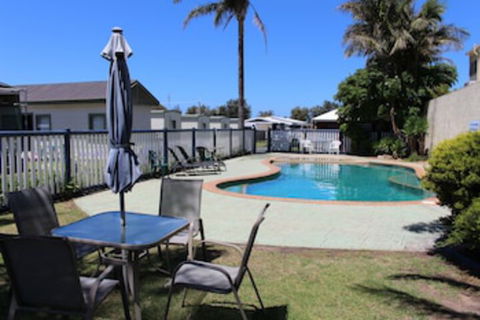 Golden Terrace Holiday Park - NT Tourism 0
