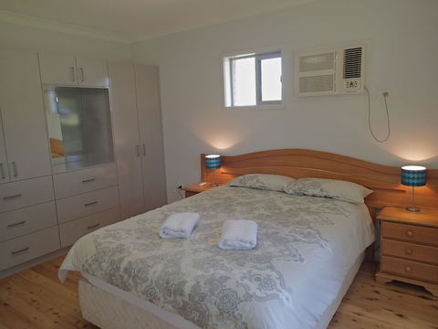 Dungowan Waterfront Apartments - NT Tourism 0
