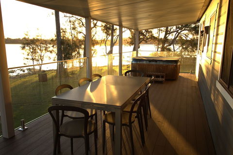 Dungowan Waterfront Apartments - NT Tourism 4