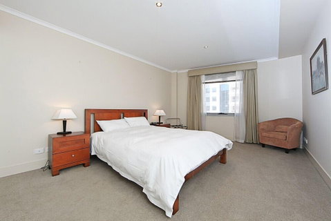Accommodate Canberra - The Avenue - Accommodation NT 1