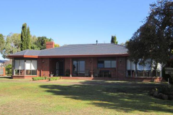 Bushfield VIC Accommodation NT