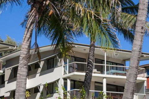 Cylinder Beach Mooloomba Unit 3 - Accommodation NT 5