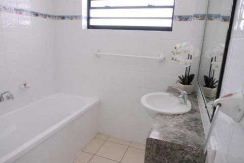 Cylinder Beach Mooloomba Unit 3 - Accommodation NT 3