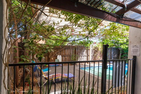 Aarn House B & B Airport Accommodation - Accommodation NT 3