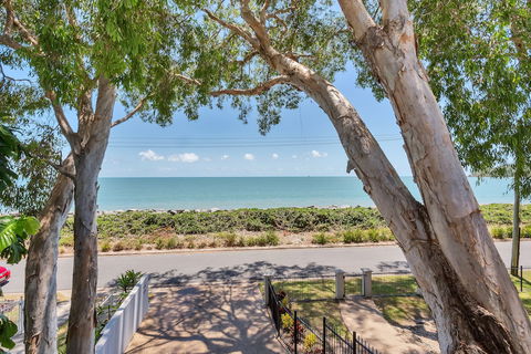 Seascape Luxury Beachfront Holiday House - Accommodation NT 0