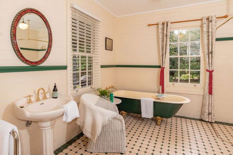 ARCADIA - The Barn Cottage & Rosehill Cottage - NT Tourism 6