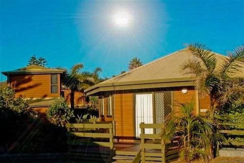 Shelly Beach Holiday Park - NT Tourism 0