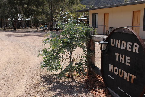 Under The Mount - Accommodation NT 1