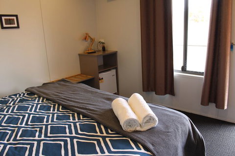 Under The Mount - Accommodation NT 7