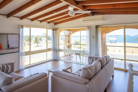 South Coast Retreat - NT Tourism 2