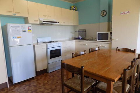 Kirwan Apartments 5 - Accommodation NT 3