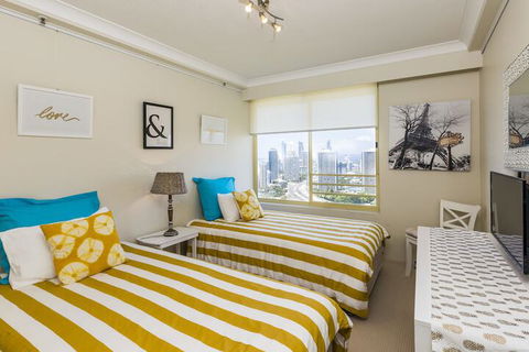 Gold Coast Amor'e Luxury Sub Penthouse - NT Tourism 4