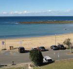 Toowoon Beach View 3br Villa 4 just steps to beach with views - NT Tourism