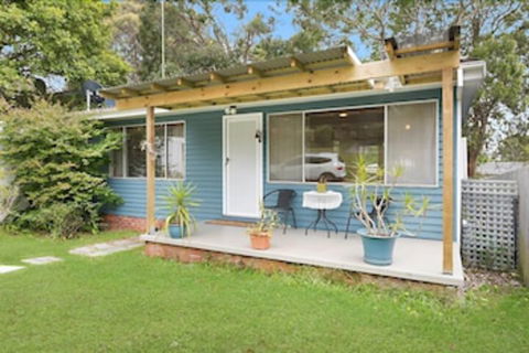 Budgewoi Cottage - NT Tourism 0