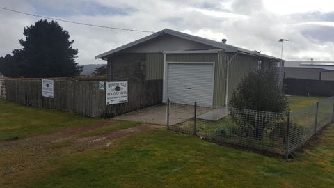 Waratah Falls Holiday Unit - Accommodation NT 1