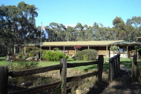 Gunyah Valley Retreat - NT Tourism 4