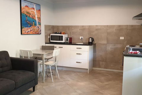 Latrobe Art Apartments - Accommodation NT 4