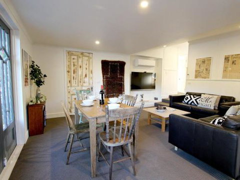 Cara - Accommodation NT 1