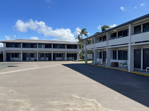 Queens Beach Motor Hotel - Accommodation NT 2