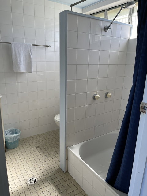 Queens Beach Motor Hotel - Accommodation NT 5