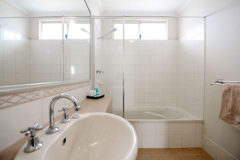 Wavecrest Village & Tourist Park - Accommodation NT 4