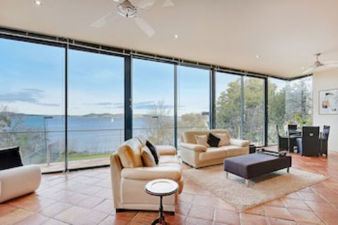 Kylakin On The Derwent River - Rejuvenate Stays - Accommodation NT 0