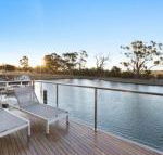 Gippsland Lakehouse a Canal frontage - NT Tourism