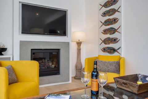 Capella Villa No. 2 Luxury With Outdoor Kitchen - Accommodation NT 3
