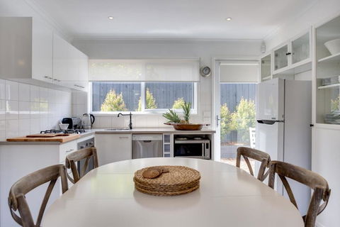 Capella Villa No. 2 Luxury With Outdoor Kitchen - Accommodation NT 2