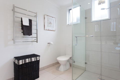 Capella Villa No. 4 Stunning Luxury Decor Inside & Out - Accommodation NT 4