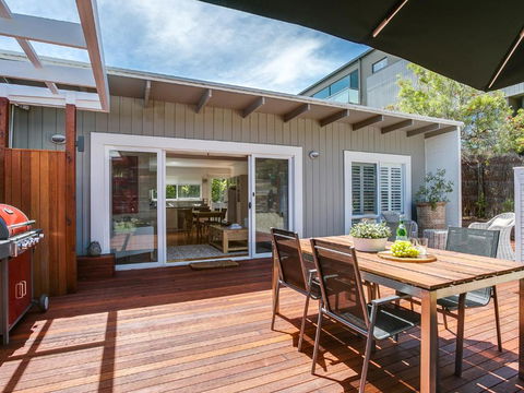 Capella Villa No. 4 Stunning Luxury Decor Inside & Out - Accommodation NT 5