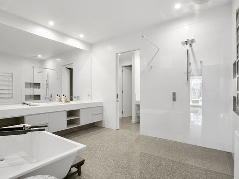 Lansdowne Villa With Swimming Pool - Accommodation NT 3