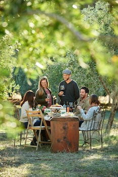 Olio Bello Lakeside Glamping - Accommodation NT 1