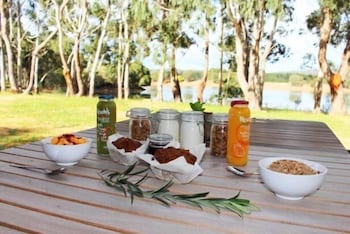 Olio Bello Lakeside Glamping - Accommodation NT 2