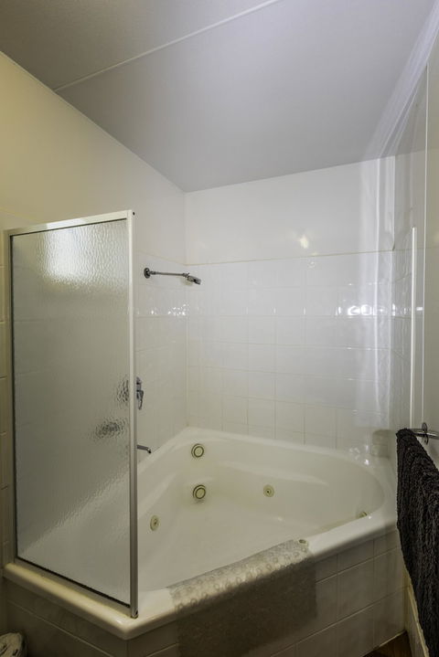 BIG4 Breeze Holiday Park â€“ Mannum - Accommodation NT 5