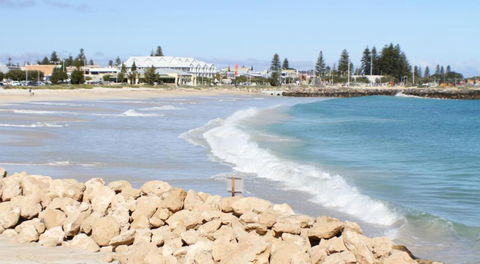 Geraldton Luxury Vacation Home With Free Netflix - NT Tourism 6