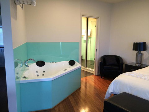 The Red Stag - Accommodation NT 4