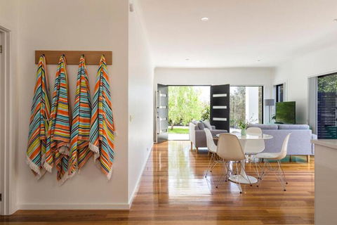 Pearl Hawley Beach - Accommodation NT 2