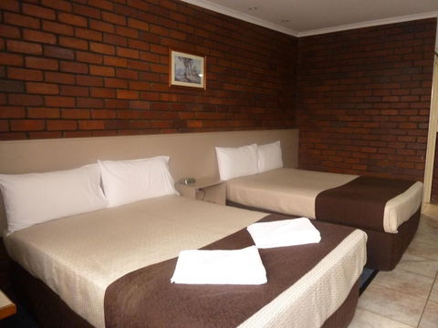 Pioneer Lodge Motel - Accommodation NT 3
